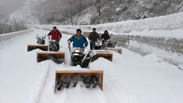 【太華索道】行動(dòng)迅速除冰雪 全力以赴保運(yùn)營(yíng)