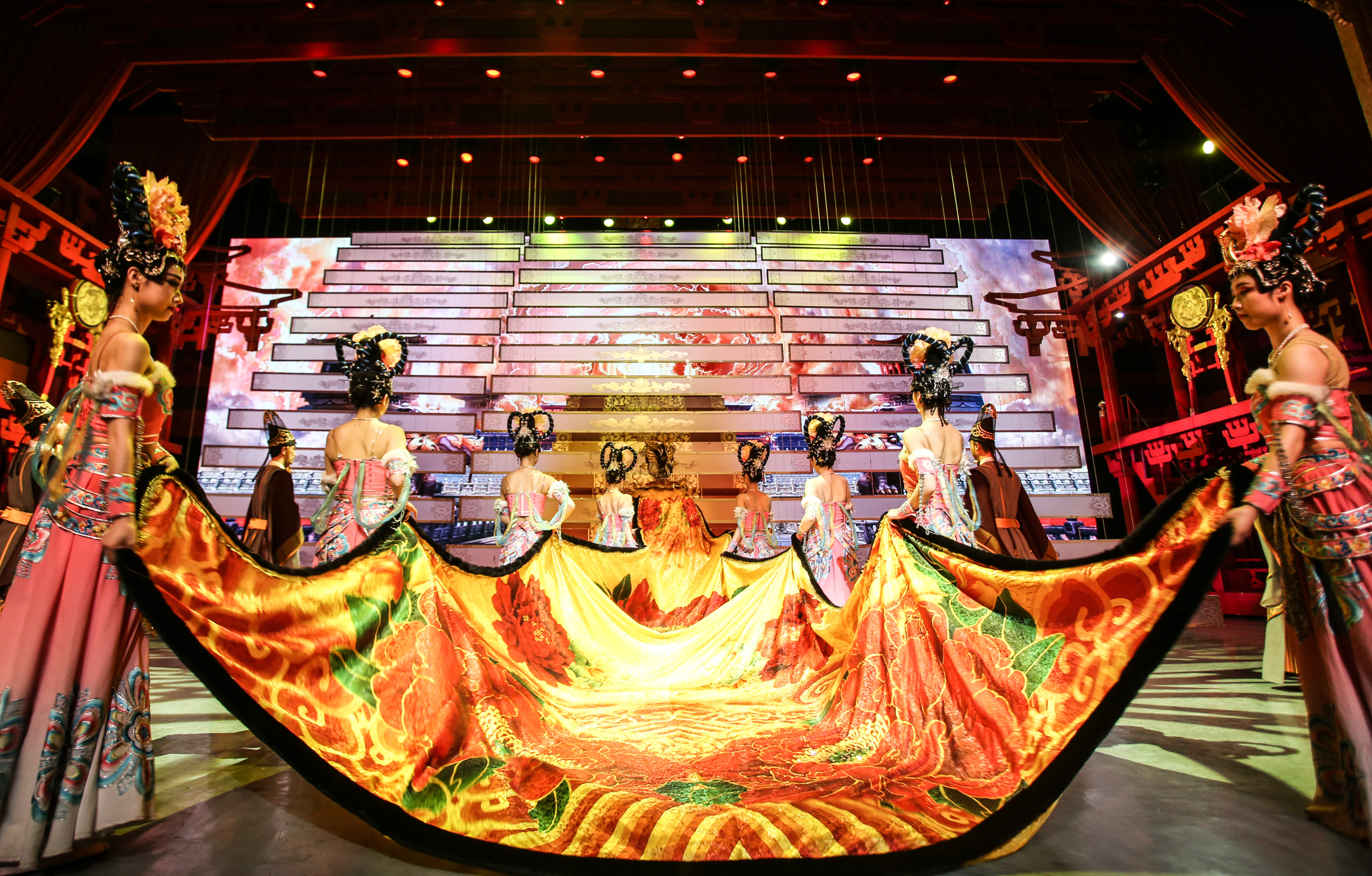 喜迎雙節(jié)丨唐樂宮驚喜不斷，“餅”承心意，以禮相待