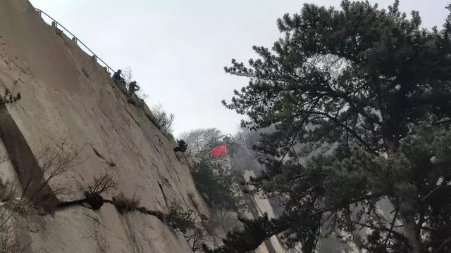【華山西峰索道】太華索道公司組織干部職工開展學雷鋒志愿服務活動(圖9)