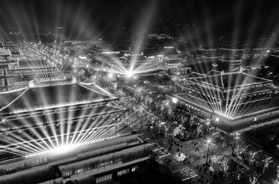 外地游客愛游夜西安 明年西安特色夜游街區(qū)達(dá)30個(圖1)
